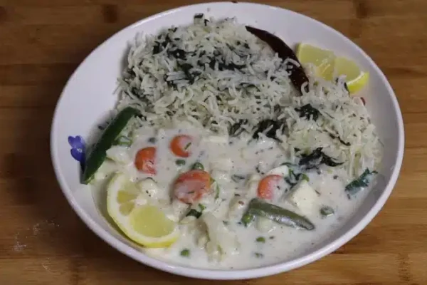クリーミーなカリフラワーのパニールとほうれん草のライスボウル – Manjula’s Kitchen