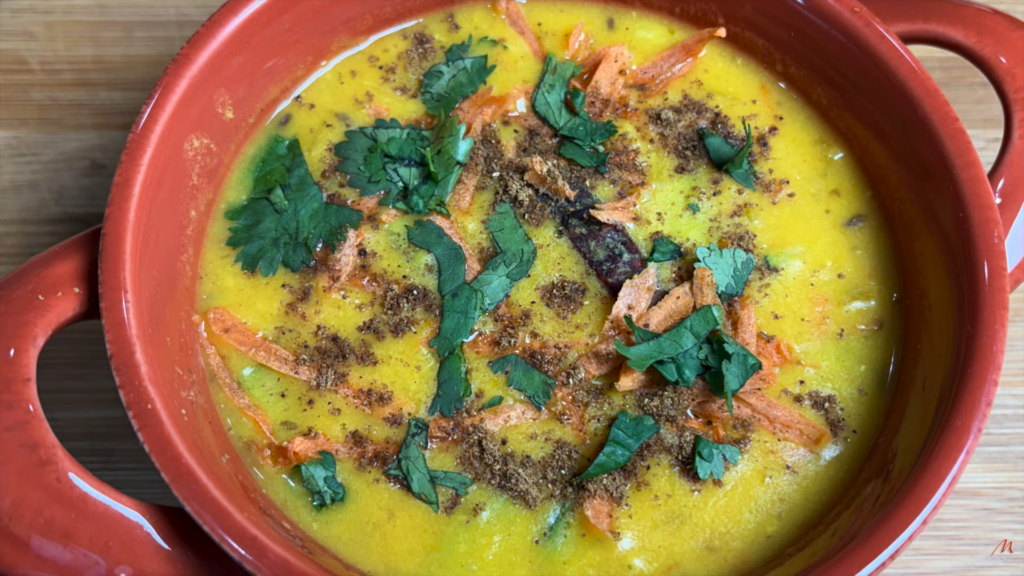 シャキシャキ野菜が入った究極のヘルシーダルスープ – Manjula’s Kitchen