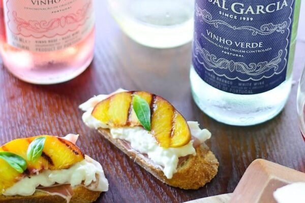 ネクタリン ブッラータ クロスティーニのグリル レシピ: サマー パーティーの前菜